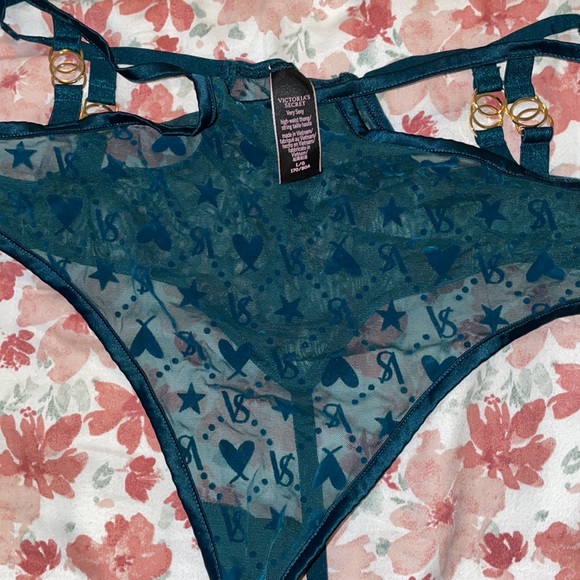 Caged back bra set - Picture 4 of 5